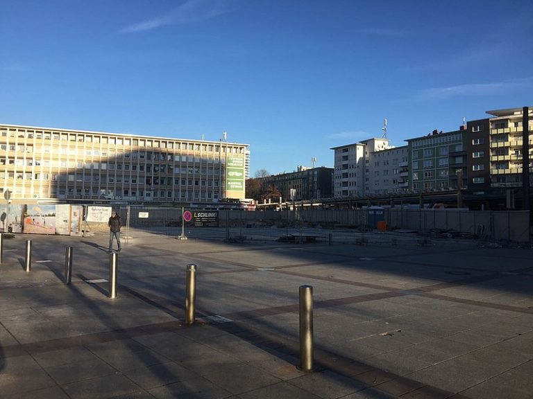 Der Parkhausplan ist das Symptom, die Zerstörung des Berliner Platzes die Krankheit